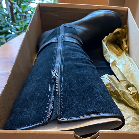 Women Ugg boots - Picture 2 of 10